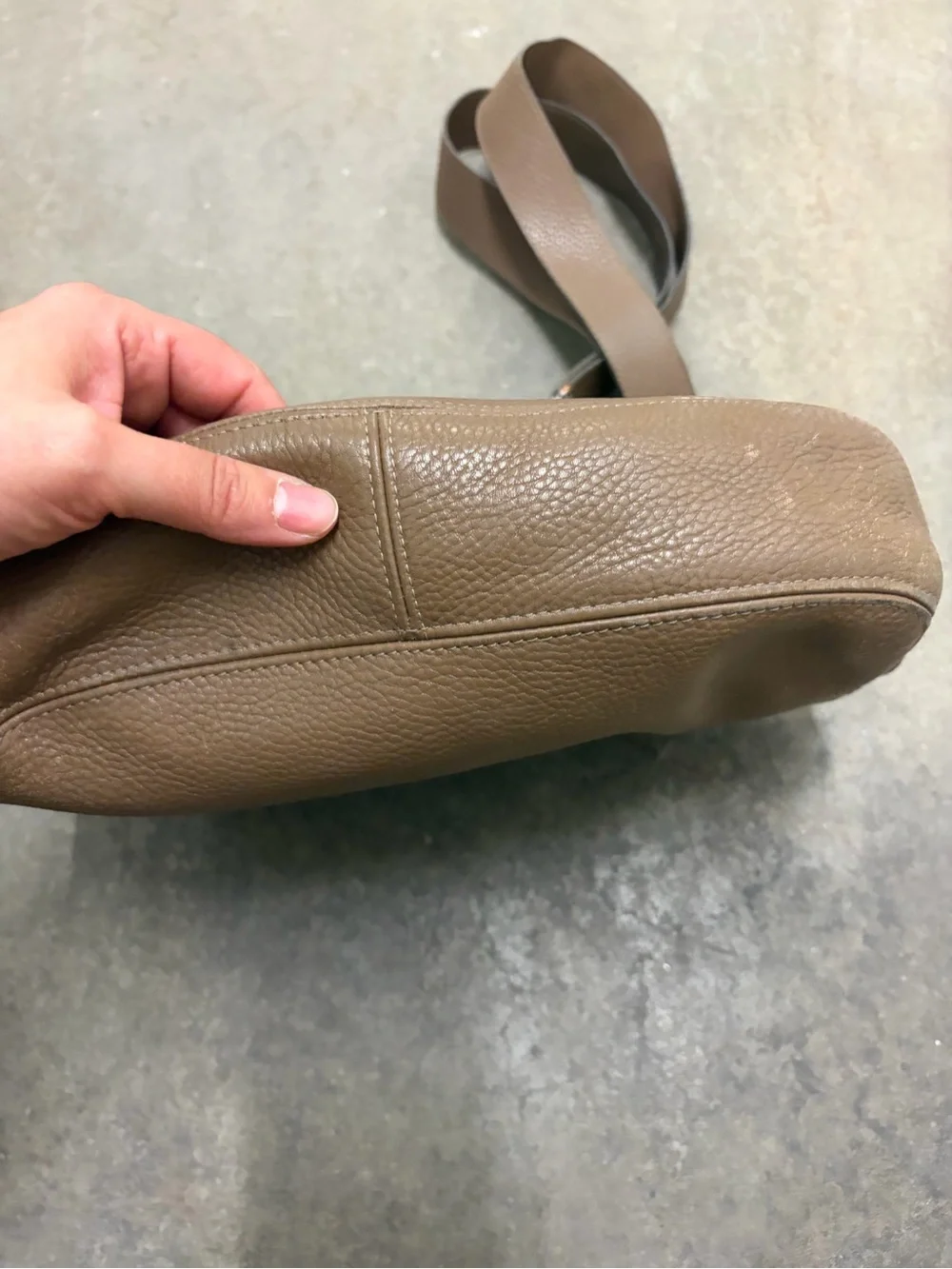 RUDSAK Taupe/Brown Pebbled Leather Shoulder Bag crossbody - Picture 5 of 9